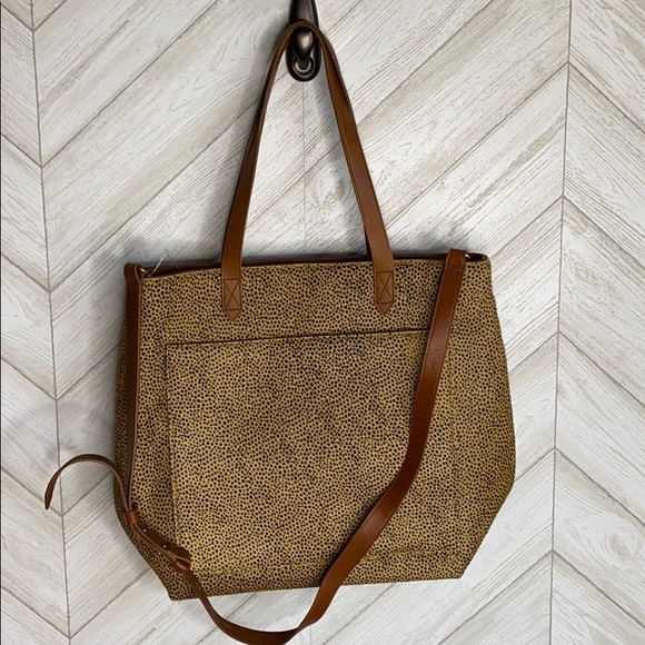 Madewell Handbags - NEW Madewell Transport Tote Bag medium calf hair printed